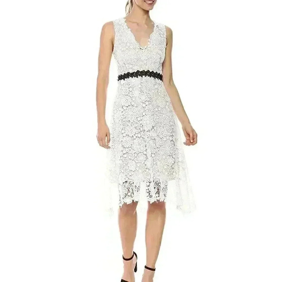 Donna Morgan Lace Dress - Picture 1 of 7